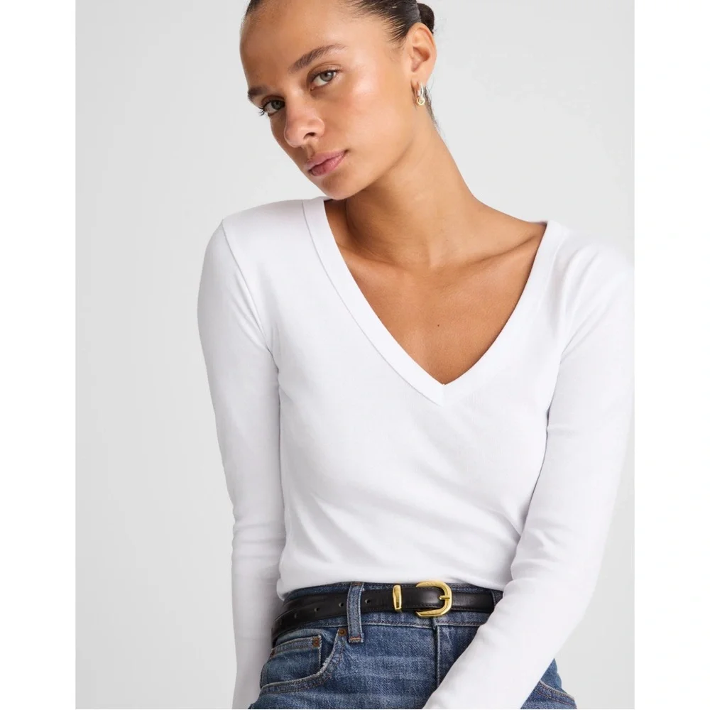NWT! Madewell - The 90s V-Neck Long-Sleeve Tee in Compact Cotton - Black - Small